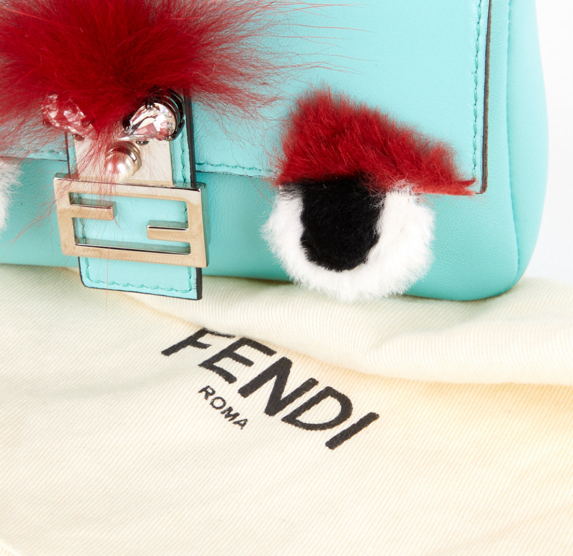 Bolsa Fendi Baguete com Corrente