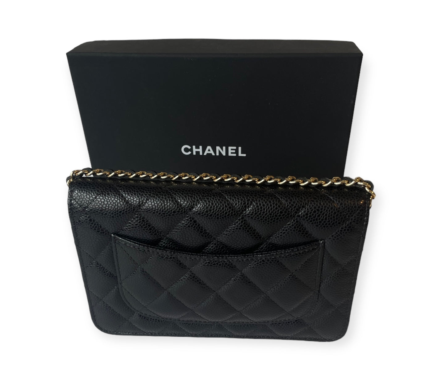 Carteira Chanel com corrente - Hardware dourado