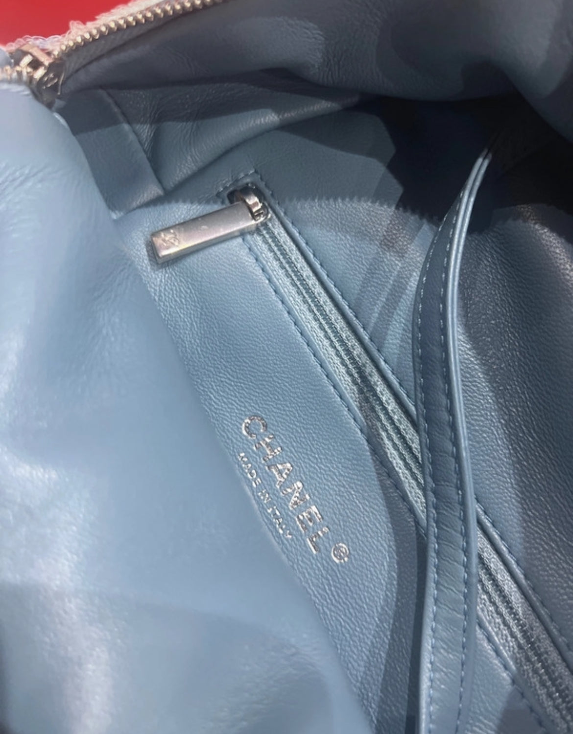 Mochila Chanel - Ferragens Prateadas